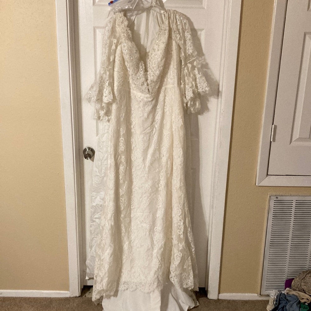 Beautiful Wedding Dress Worn For 3 hours tops